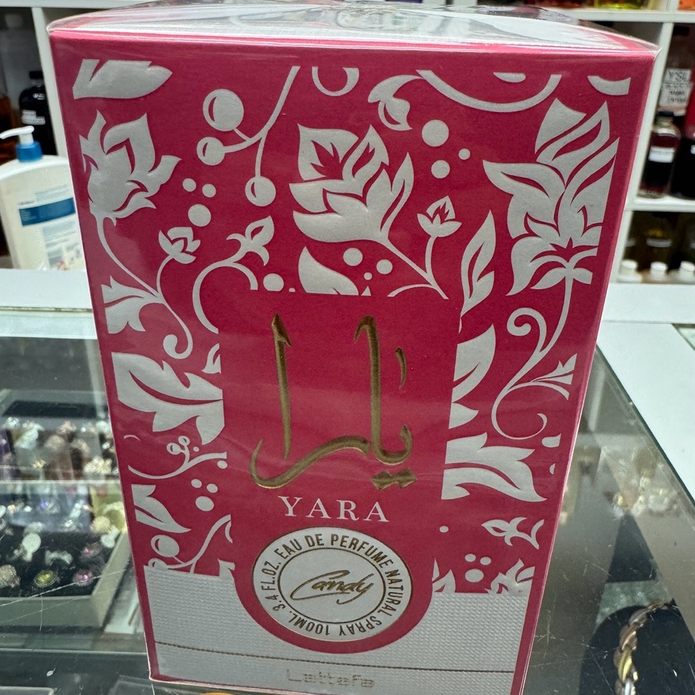 Lattafa Yara Eau de Parfum - Pink